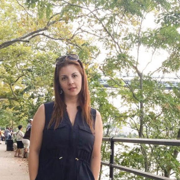 Meet your posher, Liliana - Picture 1 of 1